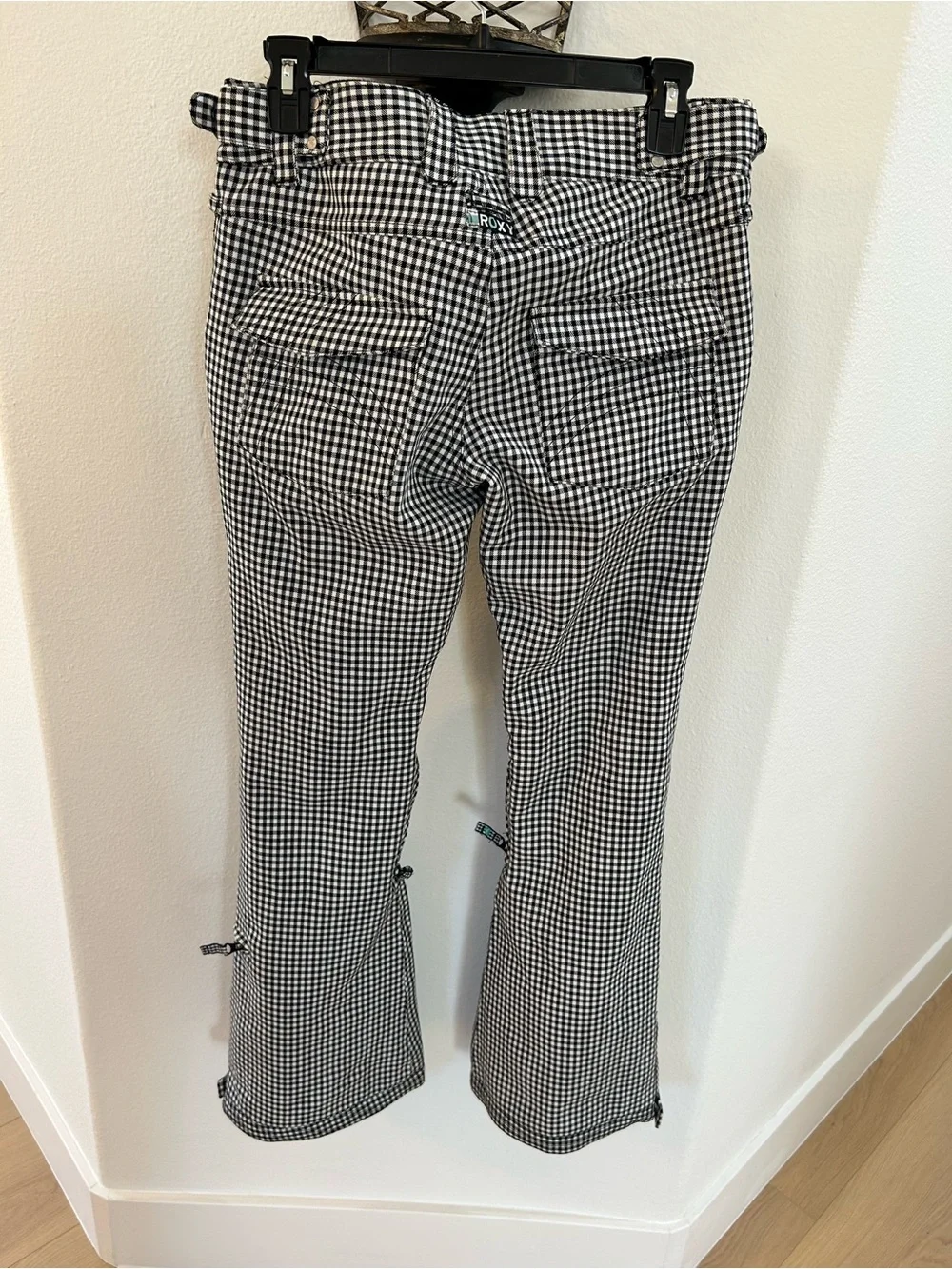 Unisex Roxy 5000 Special Edition Black and White Snow Pants. Sz XS